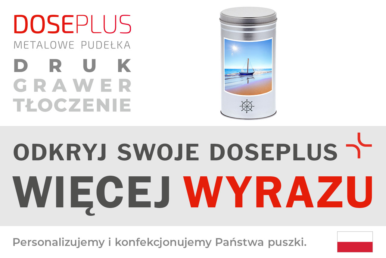 Okrągła srebrna puszka metalowa Doseplus z nadrukiem żaglówki na plaży. Tekst: „Tłoczenie, grawer laserowy, nadruk – odkryj Doseplus, więcej wyrazu”.