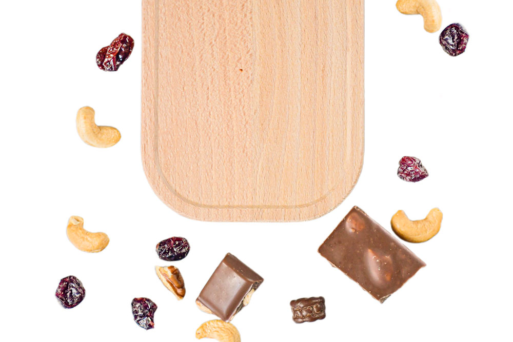 Obenansicht Rechteckiger Buchenholzdeckel mit getrockneten Früchten und Nüssen – Ersatzteil für Lunchbox.