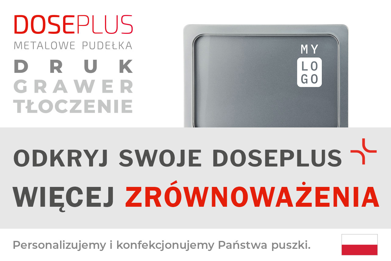 Szara prostokątna puszka metalowa Doseplus z prostym grawerem „MY LOGO”. Tekst: „Tłoczenie, grawer laserowy, nadruk – odkryj Doseplus, więcej zrównoważonego rozwoju”.